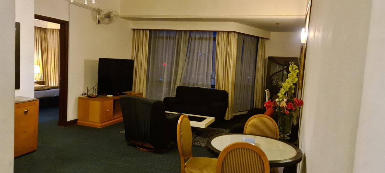 Raymond Suites At Berjaya Times Square Kuala Lumpur Esterno foto